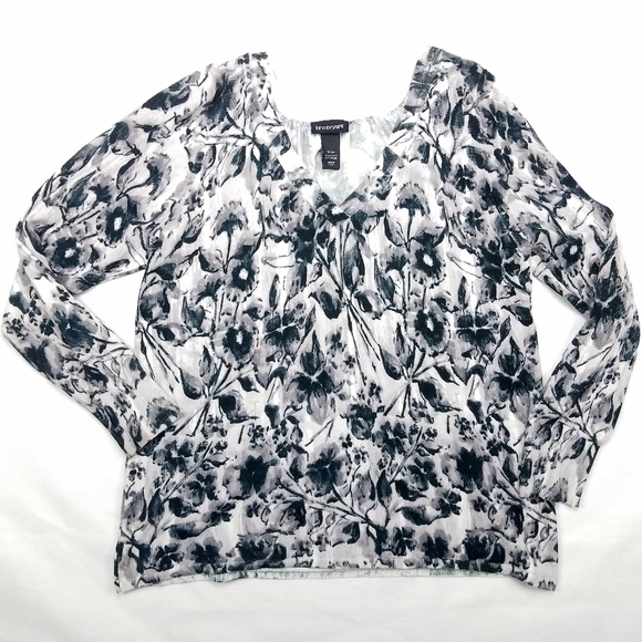 Lane Bryant Sweaters - Lane Bryant V Neck Rose Floral Sweater